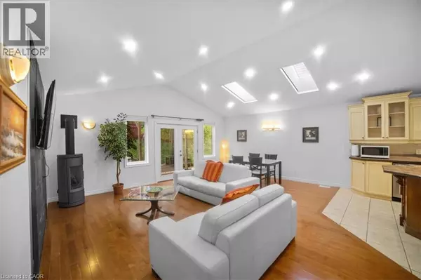 Waterloo, ON N2V2N5,850 MUNICH Circle