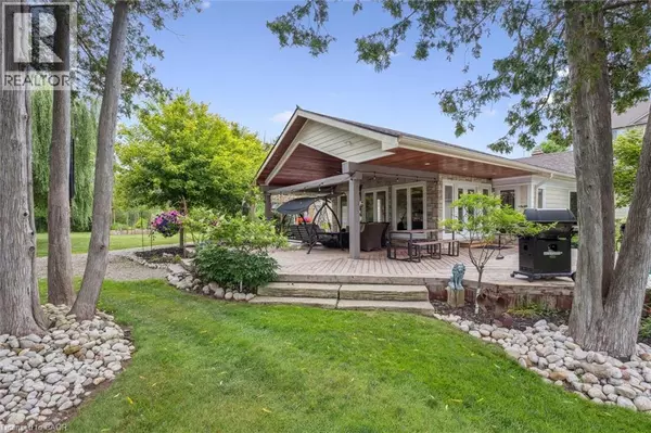 Kitchener, ON N2A0C2,882-888 FAIRWAY Road N