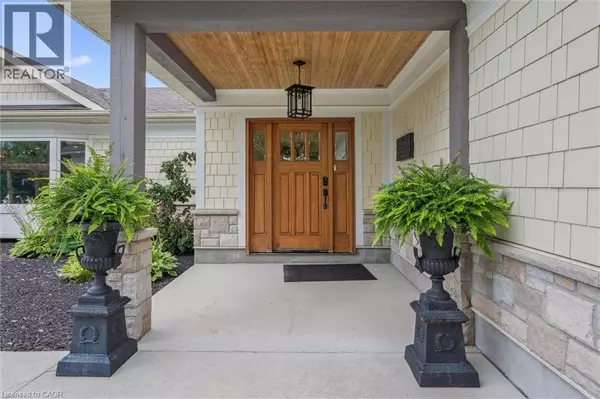 Kitchener, ON N2A0C2,882-888 FAIRWAY Road N