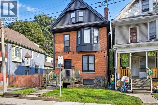 30 STIRTON ST #3, Hamilton, ON L8L6E8