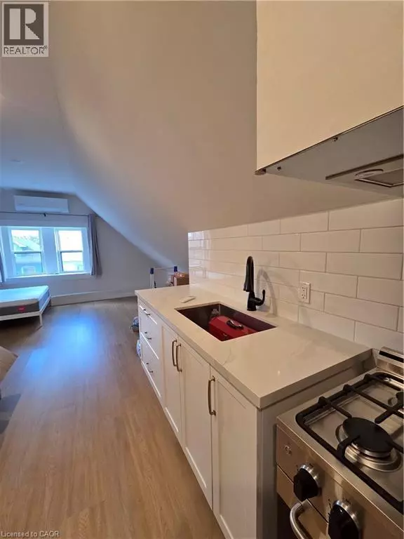 Hamilton, ON L8L6E8,30 STIRTON ST #3