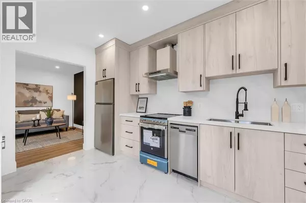 Hamilton, ON L8P1W7,20 HILL Street