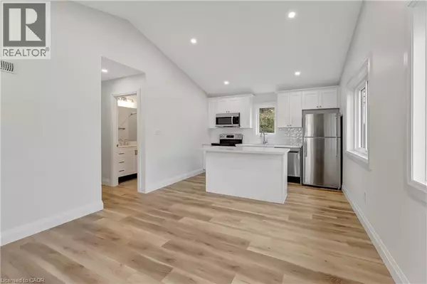 Kitchener, ON N2E1R1,7 HILLSIDE DR #3