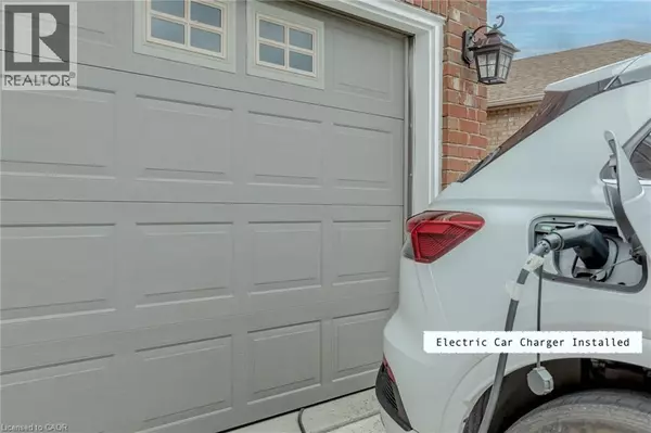 Hamilton, ON L9B2P6,32 VINEBERG Drive