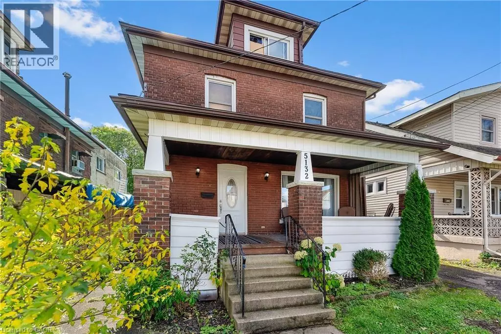 Niagara Falls, ON L2E2E1,5132 MORRISON Street