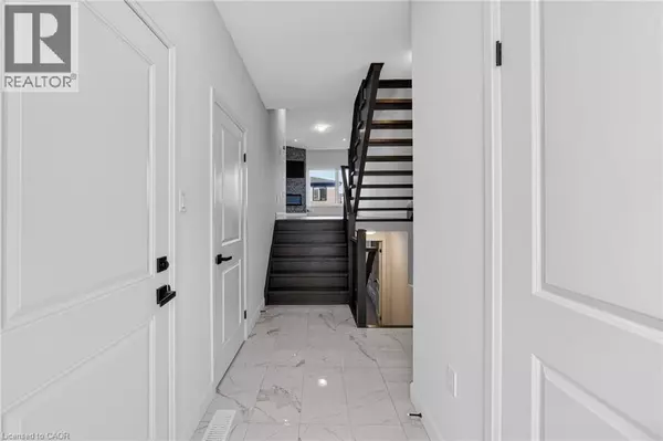 Hamilton, ON L9C0E7,47 BENSLEY LANE Lane