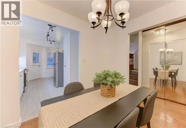 Kitchener, ON N2A3Y9,10 HOLBORN CT #28