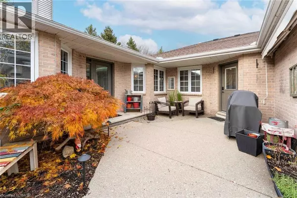 Guelph, ON N1E1B7,94 WOODLAWN RD East #3