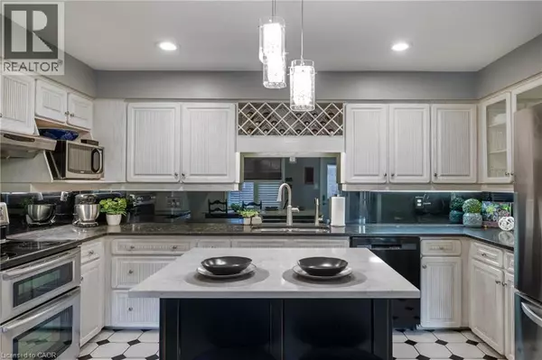 Guelph, ON N1E1B7,94 WOODLAWN RD East #3