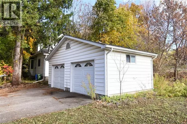 Ancaster, ON L9G3J5,658 OLD DUNDAS Road