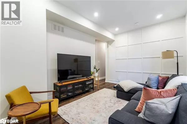 Hamilton, ON L8L5V6,163 WENTWORTH ST North #Main