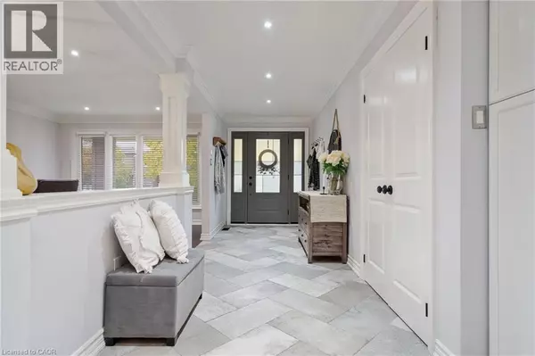 Stoney Creek, ON L8E3T6,66 ELLINGTON Avenue