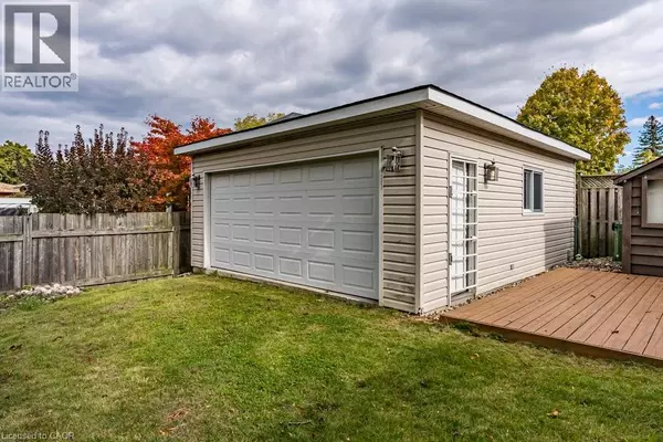 Hamilton, ON L9A1Z1,105 MCELROY Road E