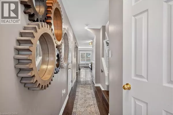 Burlington, ON L7L7A1,616 IRIS Court