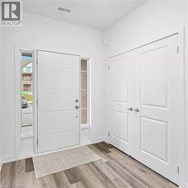 Kitchener, ON N2R0R9,205 WEST OAK TRL #12