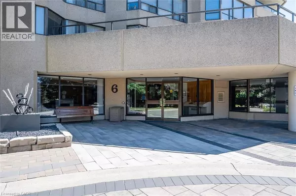 Waterloo, ON N2J4S3,6 WILLOW ST #702