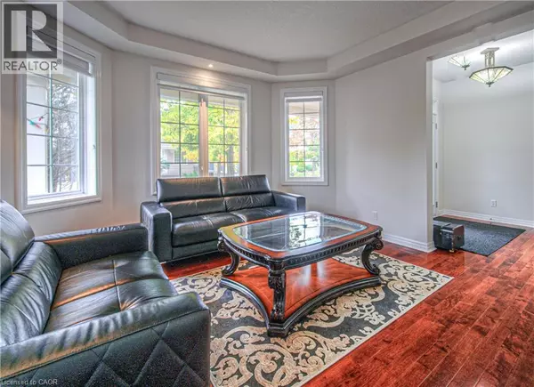 Cambridge, ON N1T2J9,47 DELLGROVE Circle