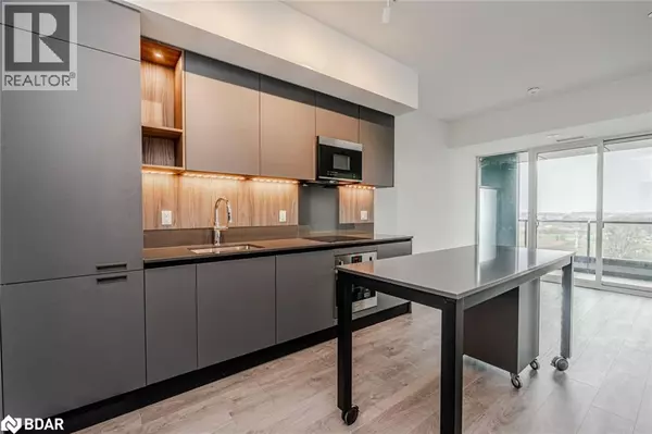 Barrie, ON L4N1S9,39 MARY ST #1001