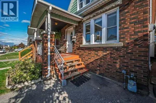 Hamilton, ON L8H4V5,128 CROSTHWAITE Avenue N