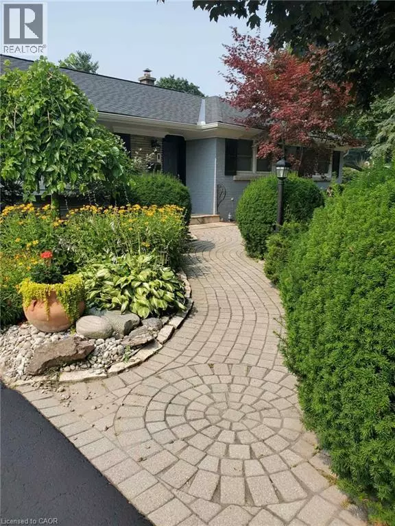 Ancaster, ON L9G2J6,81 GARDEN Avenue