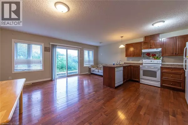 Waterloo, ON N2V2W8,216 BUTTERCUP Court