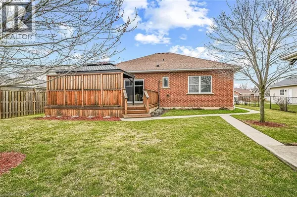 Hagersville, ON N0A1H0,20 OAK Crescent