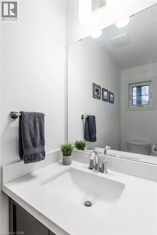 Smithville, ON L0R2A0,70 DENNIS Drive