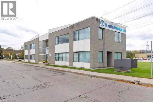 10 EWEN RD #2nd floor, Hamilton, ON L8S3C4