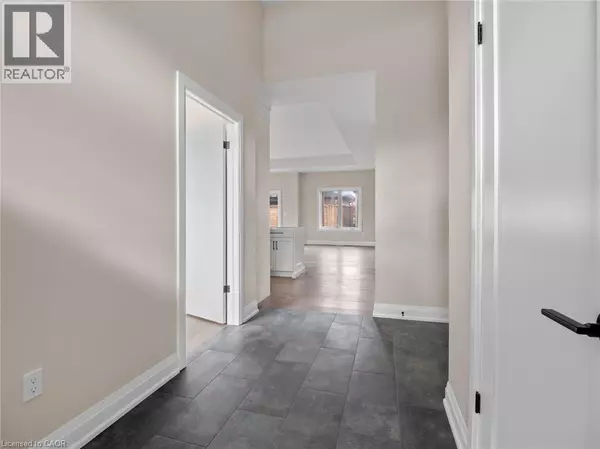 Welland, ON L3C0G2,118 WILLOWBROOK Drive