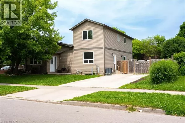 Kitchener, ON N2A2L7,120 JANSEN Avenue