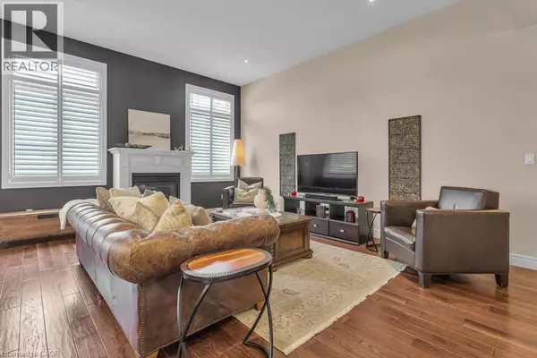 Kitchener, ON N2P2T3,211 TERRACE WOOD Crescent