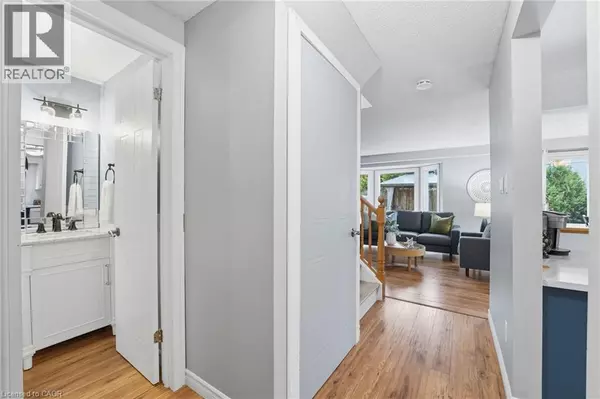 Waterloo, ON N2T2A5,510B ROSEMEADOW Crescent