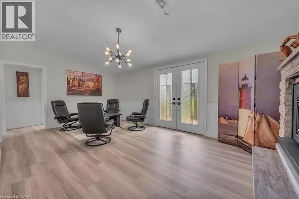 Long Point, ON N0E1M0,270 ERIE Boulevard