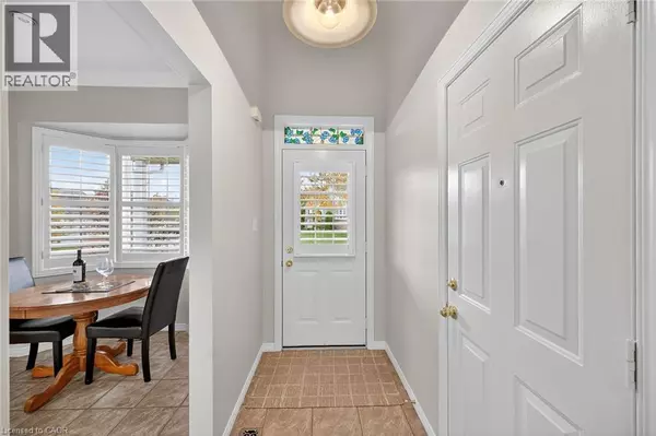 Ancaster, ON L9K1N5,212 STONEHENGE DR #31