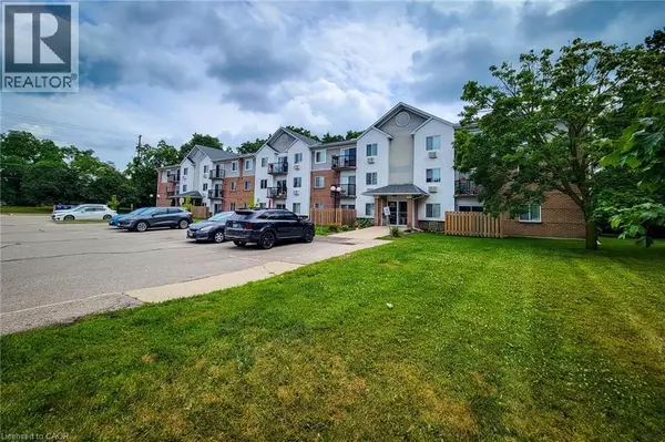 Waterloo, ON N2K3M6,270 EIWO CT #208