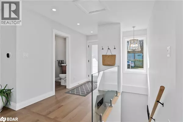 Oro-medonte, ON L0L1T0,2371 LAKESHORE Road E