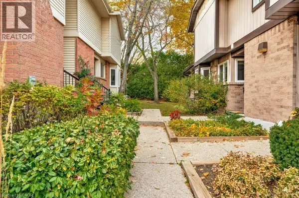 Burlington, ON L7P4M5,1509 UPPER MIDDLE RD #4