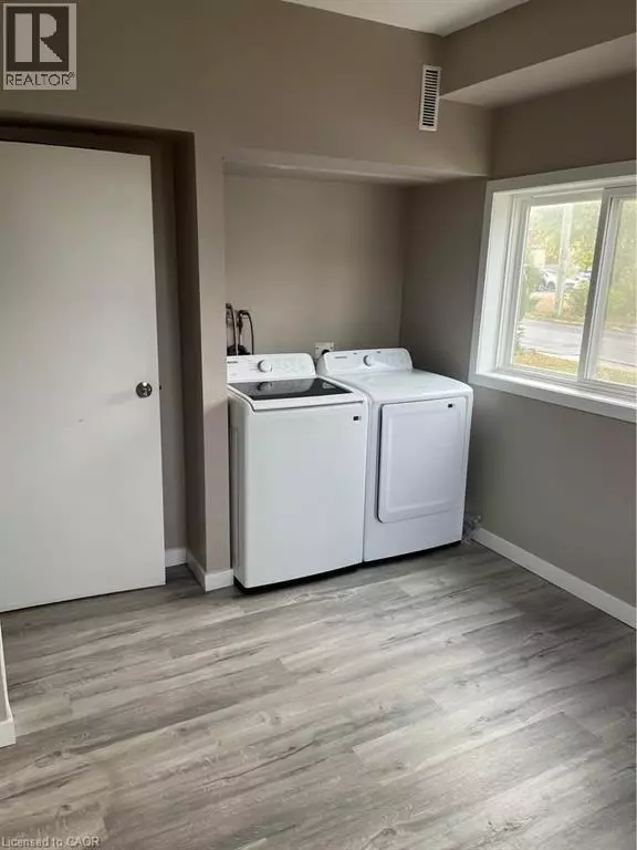 Cambridge, ON N1R1H5,36-38 DAYTON Street