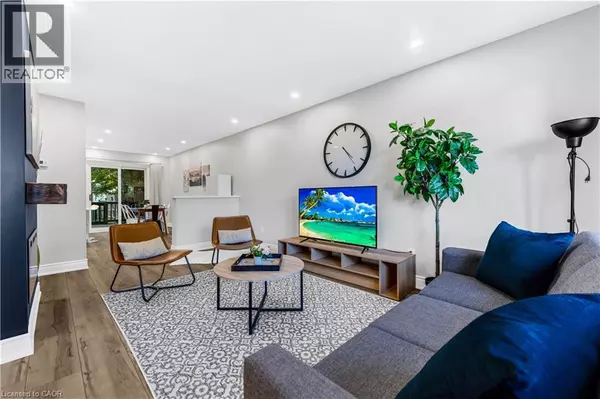 Burlington, ON L7P3W2,2258 MANCHESTER DR #MAIN