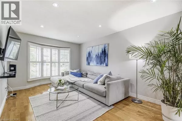 Burlington, ON L7P4J7,2212 MELISSA Crescent