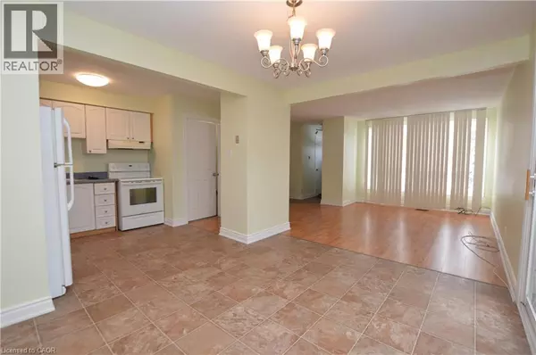 Burlington, ON L7T3Z1,977 FRANCIS RD #2