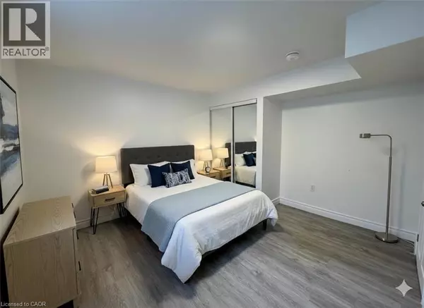 Kitchener, ON N2E0B3,916 MAGDALENA CT #B