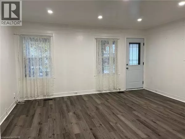 Hamilton, ON L8H3N4,21 STAPLETON Avenue