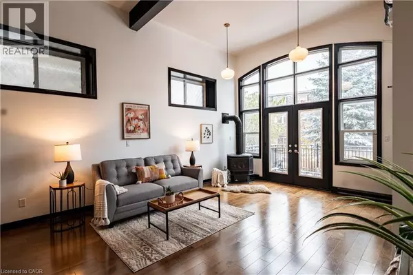 Guelph, ON N1H0A4,76B CARDIGAN Street