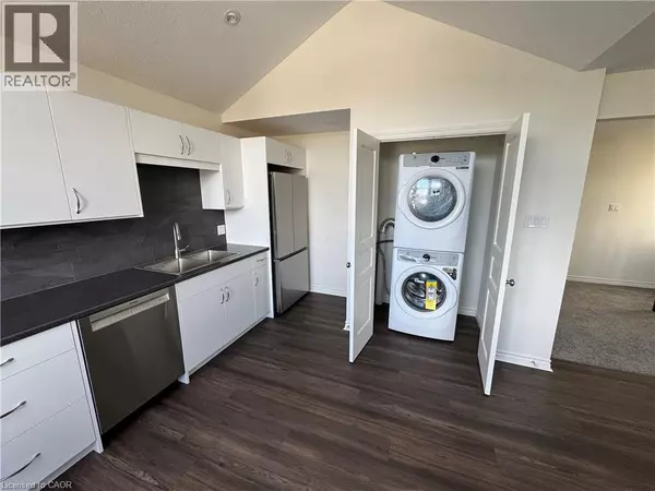 Kitchener, ON N2E4L4,15 HELENA FEASBY ST #2