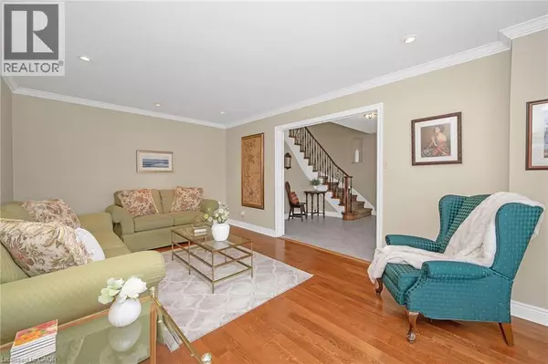 Oakville, ON L6H5A2,2015 GROSVENOR Street