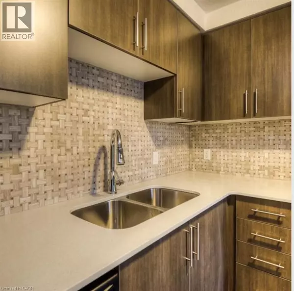 Kitchener, ON N2E0A4,58 HOWE DR #3