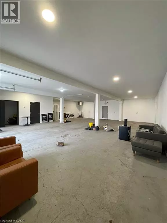 Hamilton, ON L8L3R5,122 BURTON ST #1