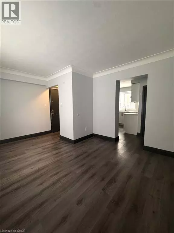 Hamilton, ON L9A2H5,245 MOHAWK RD East #6