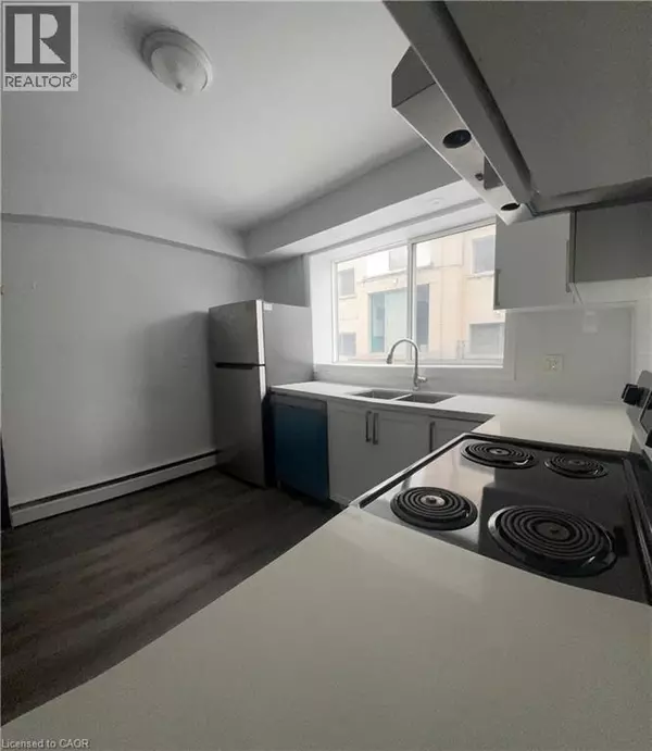 Hamilton, ON L9A2H5,245 MOHAWK RD East #6